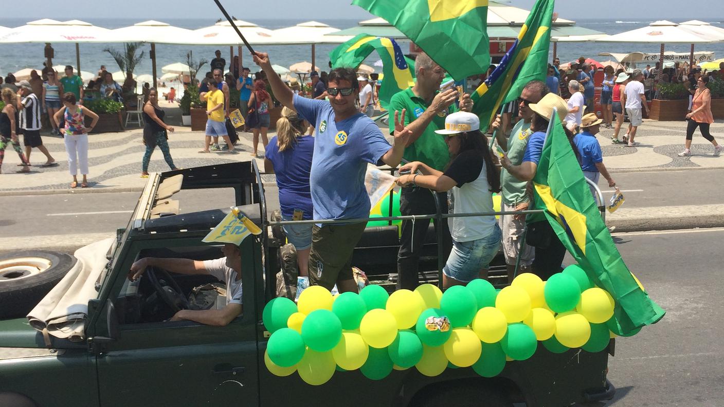 Campagna elettorale sul lungomare di Rio de Janeiro