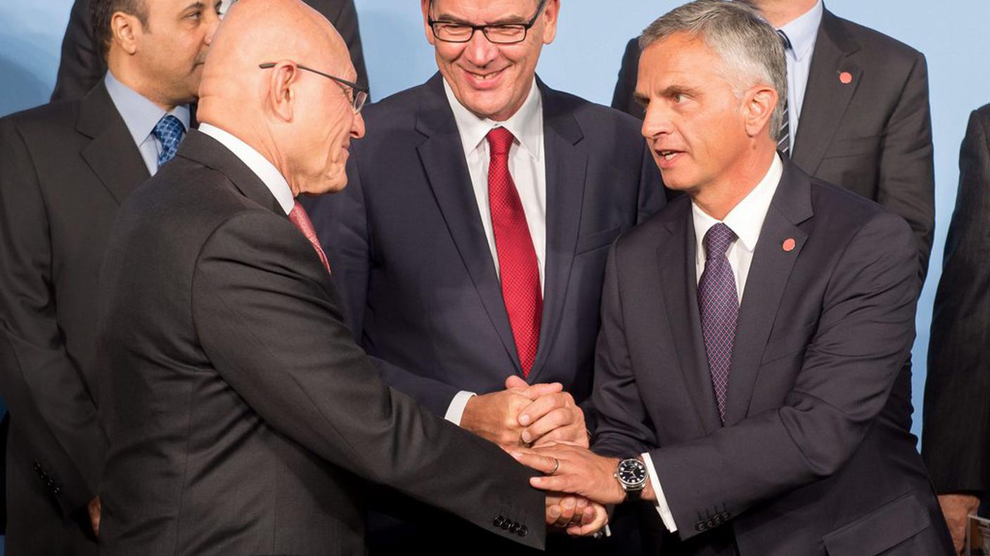 Stretta di mano, oggi a Berlino, al premier libanese Tammam Salam
