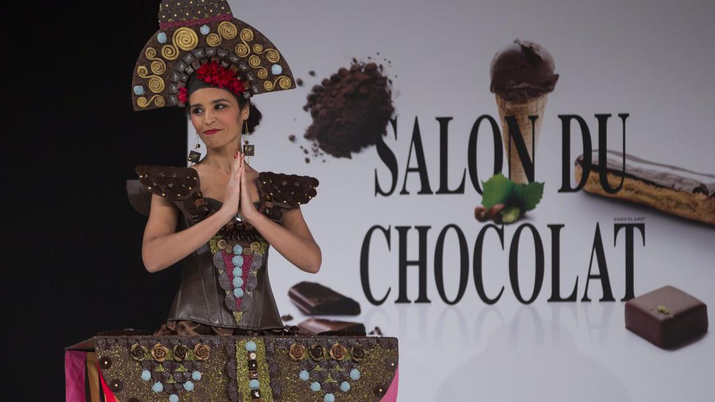 Le creazioni in cioccolato degli stilisti al Chocolate Fashion Show che ha preceduto la fiera