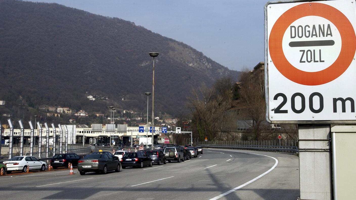 Ogni clandestino versava fino a 300 euro