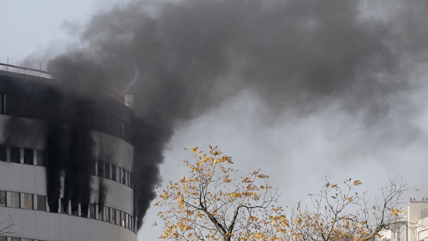 La casa della radio è in fiamme