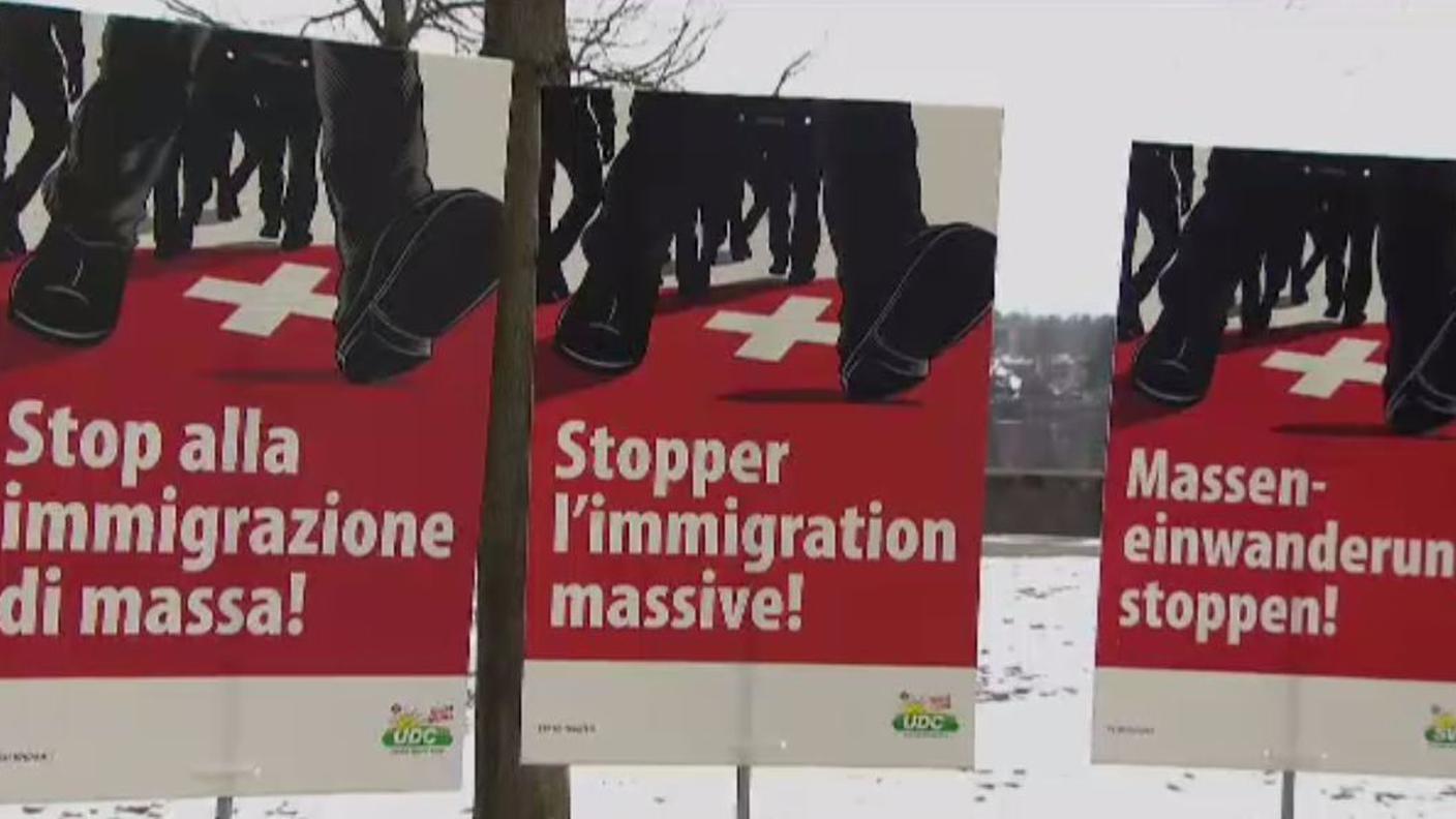 immigrazione massa manifesti.JPG