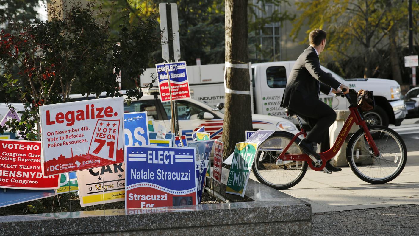 Manifesti a Washington DC a favore della legalizzazione