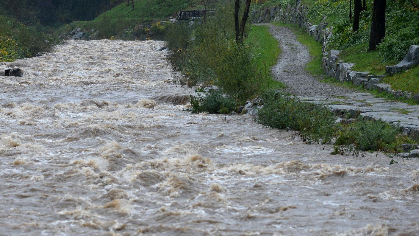 Il fiume Cassarate in piena