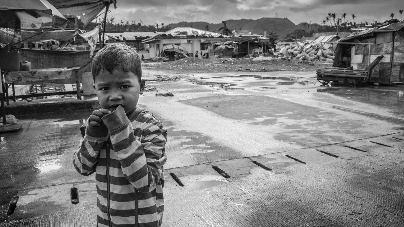 Porto di Tacloban: immagini della vita quotidiana post-Yolanda. 