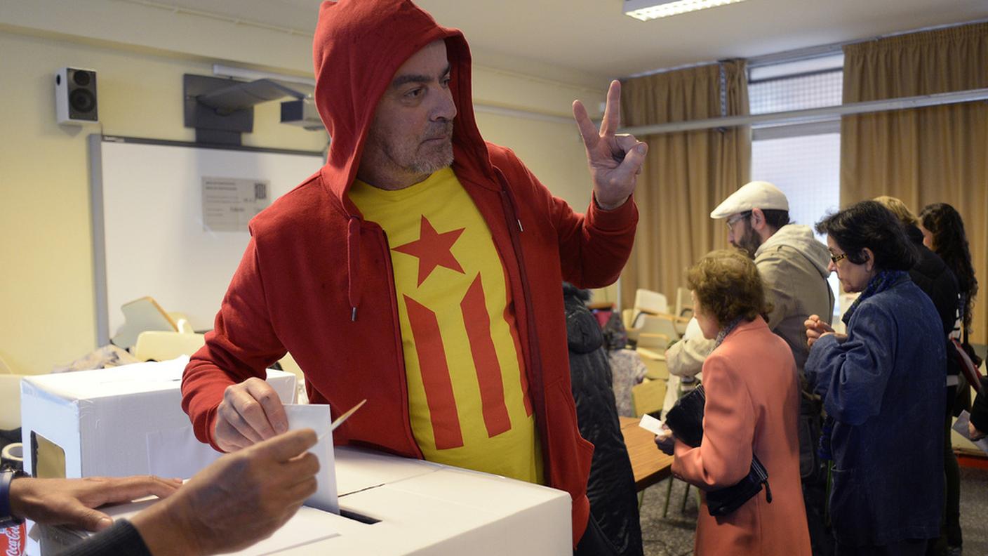 I seggi elettorali in Catalogna si sono chiusi domenica in serata