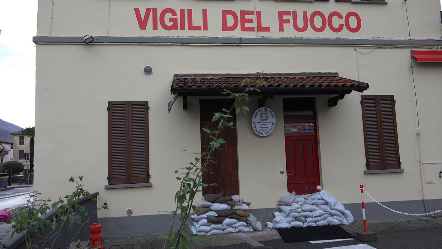 La caserma dei Vigili del Fuoco di Luino, desolatamente chiusa RSI.jpg