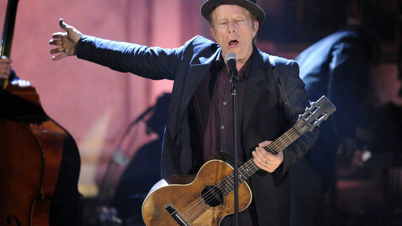 Ky_Tom Waits performs at the Rock and Roll Hall of Fame induction ceremony in New York, Foto vom 14.03.11.JPG