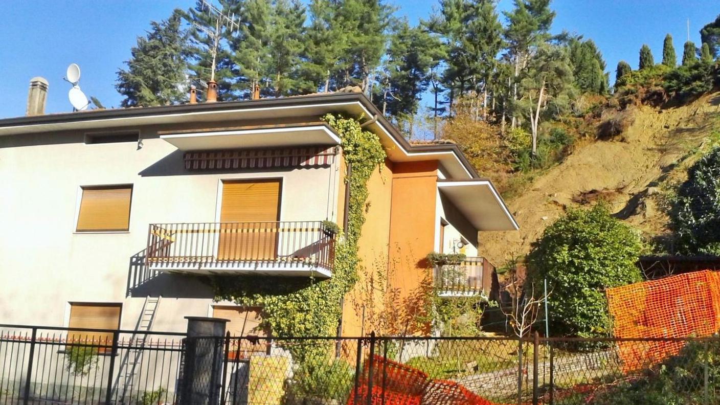 L'abitazione colpita a Cerro di Laveno