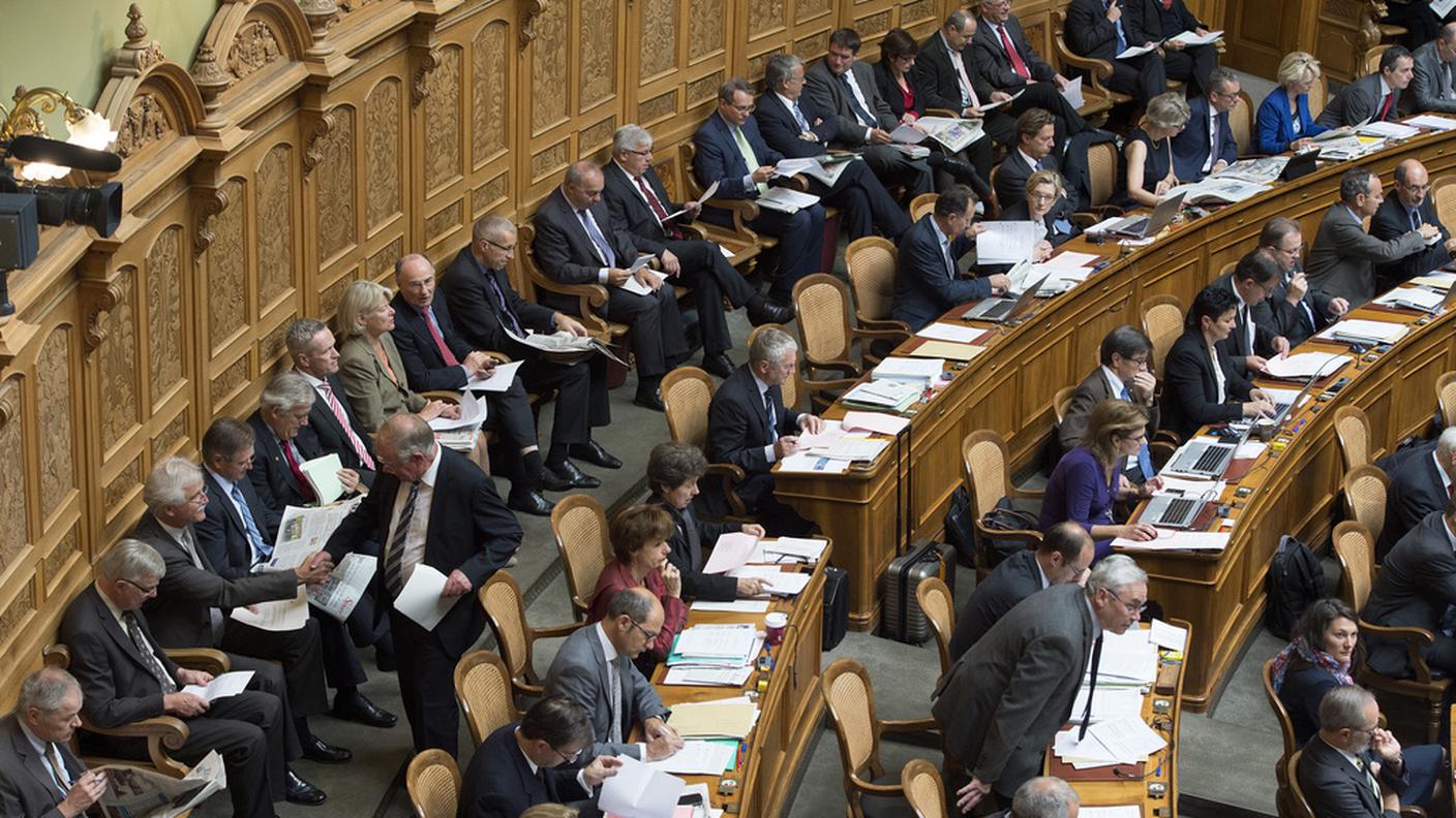 La sinistra è contro i tagli, la destra a favore