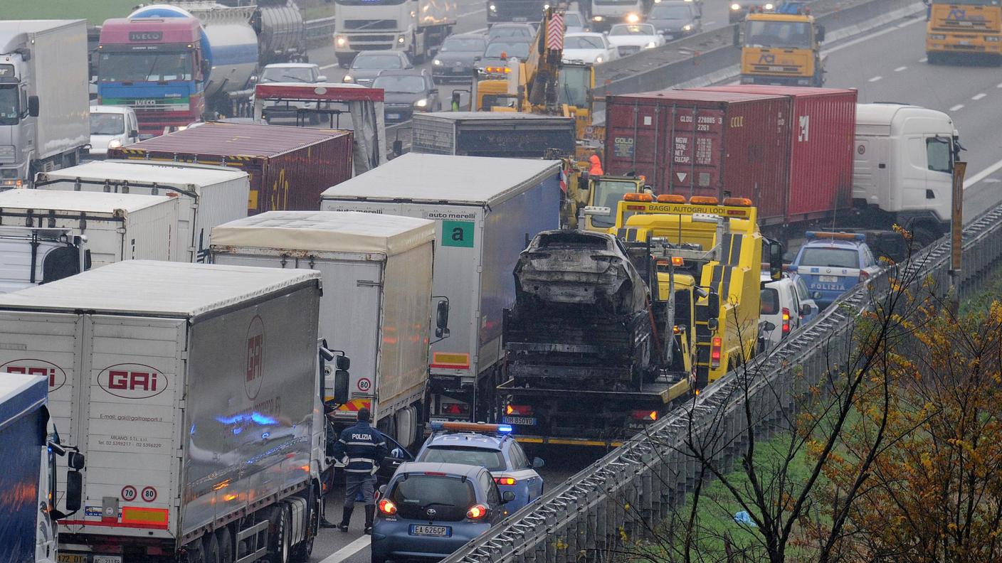 Il traffico è rimasto, i rapinatori sono scappati