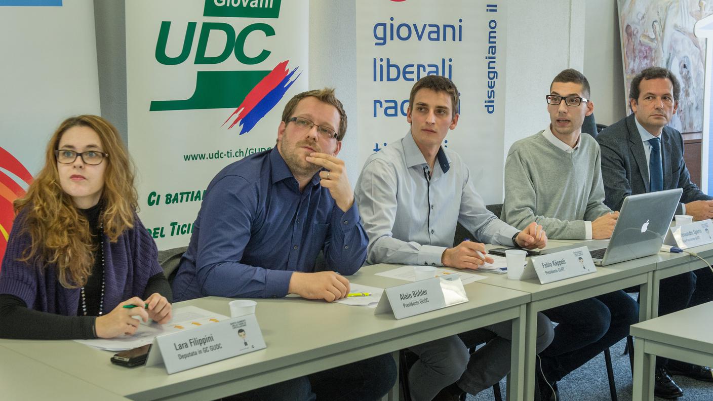 La presentazione del referendum a Camorino con i tavolo dei relatori