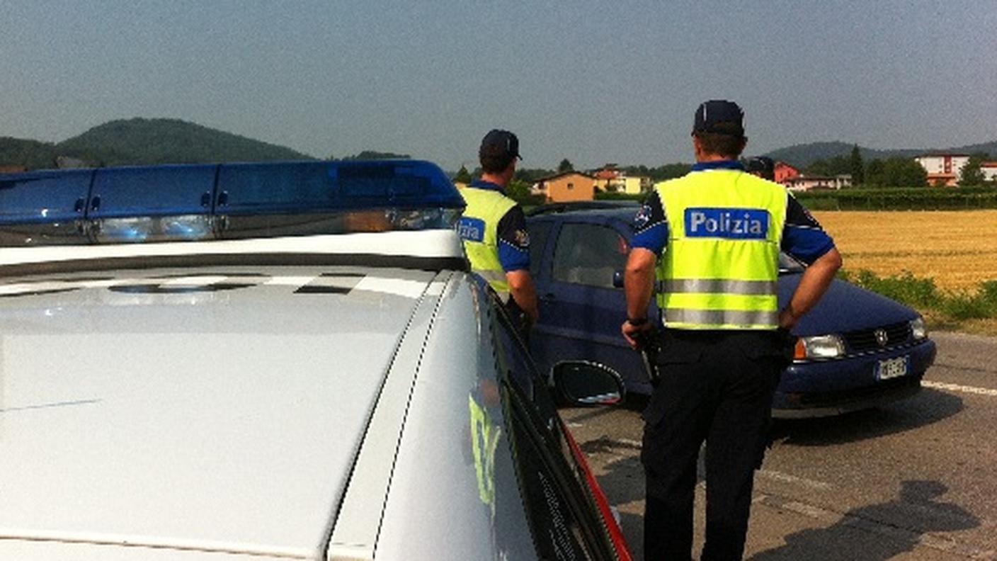 La polizia controlla dei padroncini