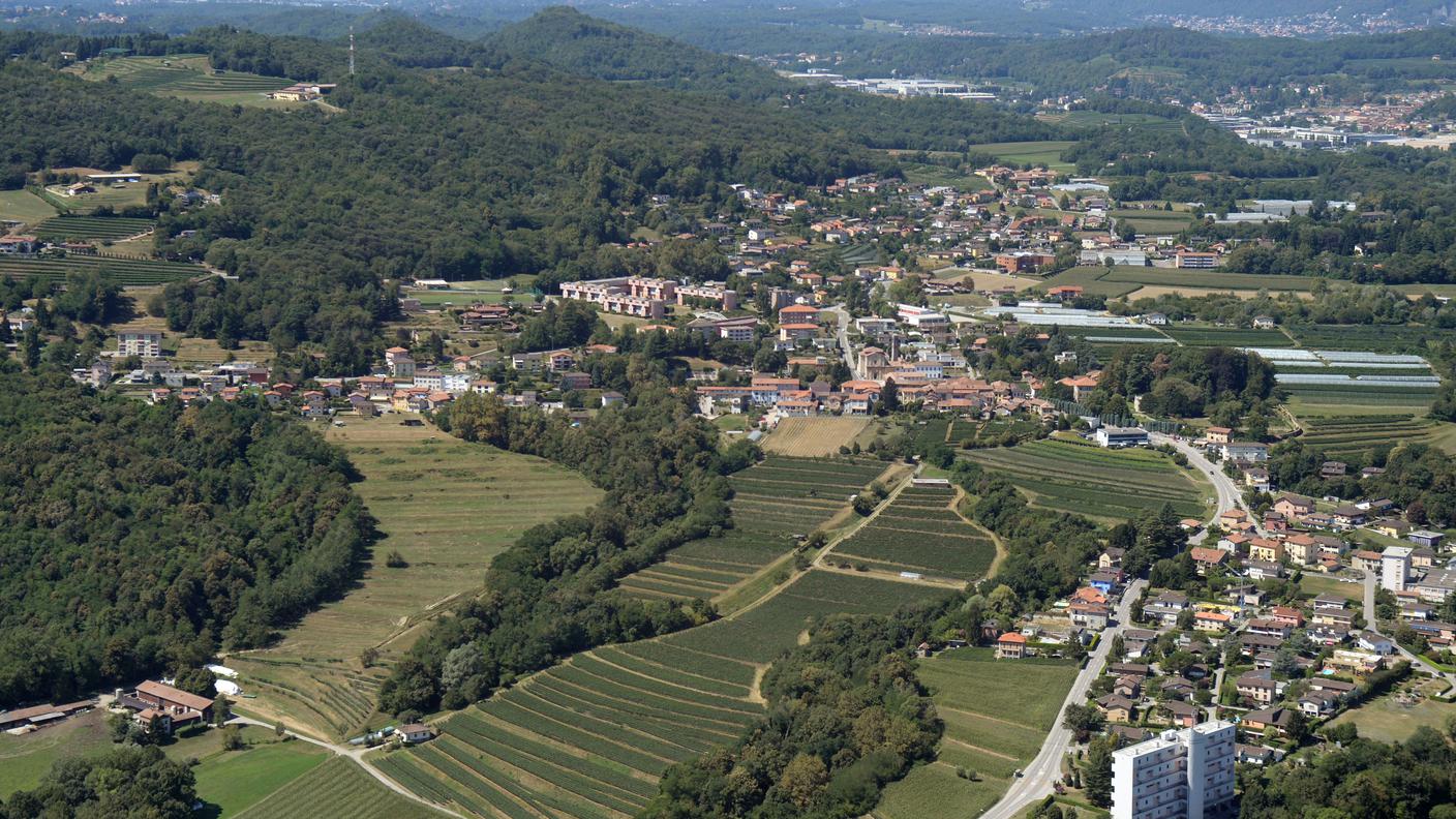 Il progetto è di allestire 11 camere nello stabile situato in una zona artigianale e industriale del comune