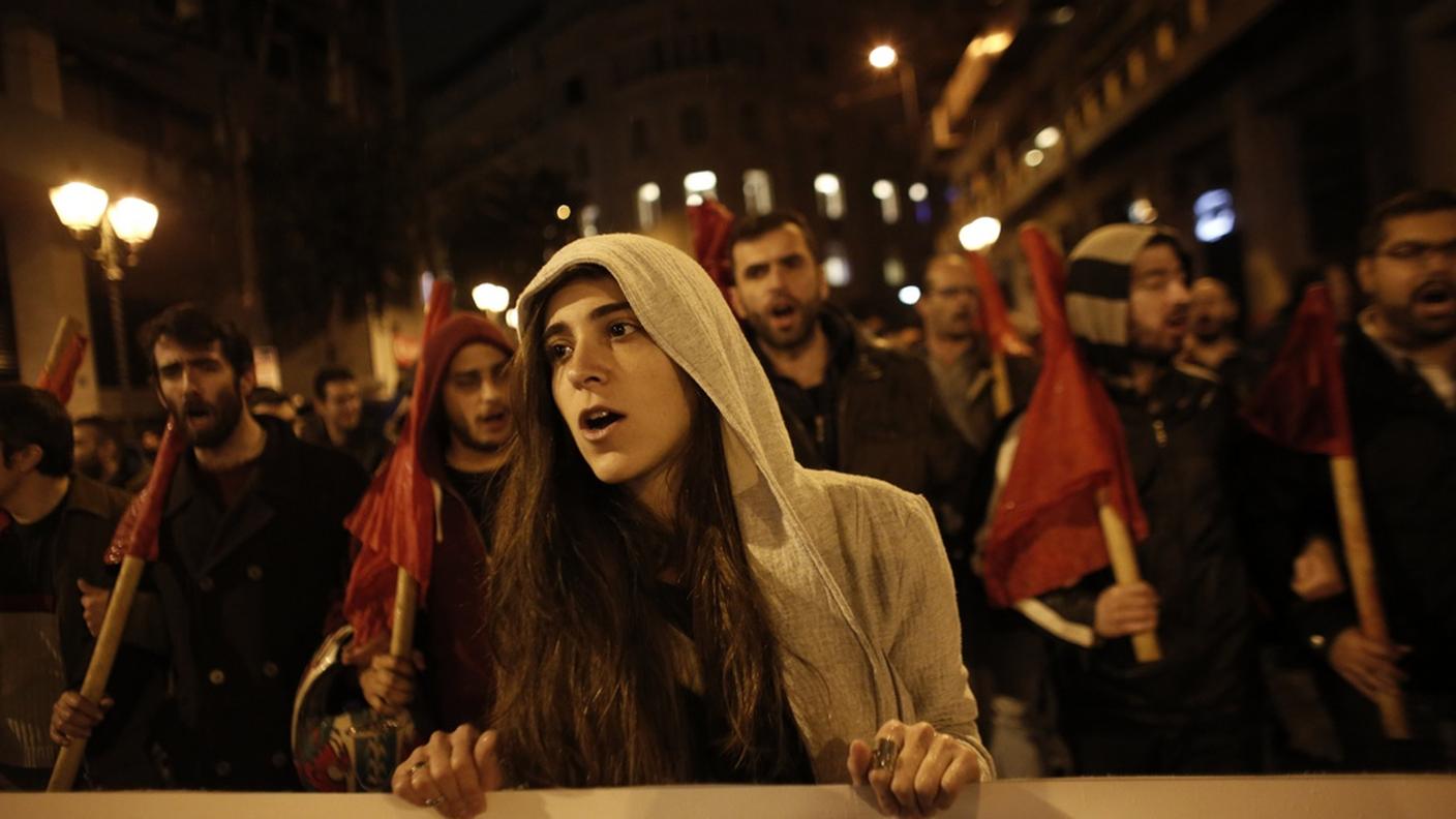 La piazza protesta contro l'austerity