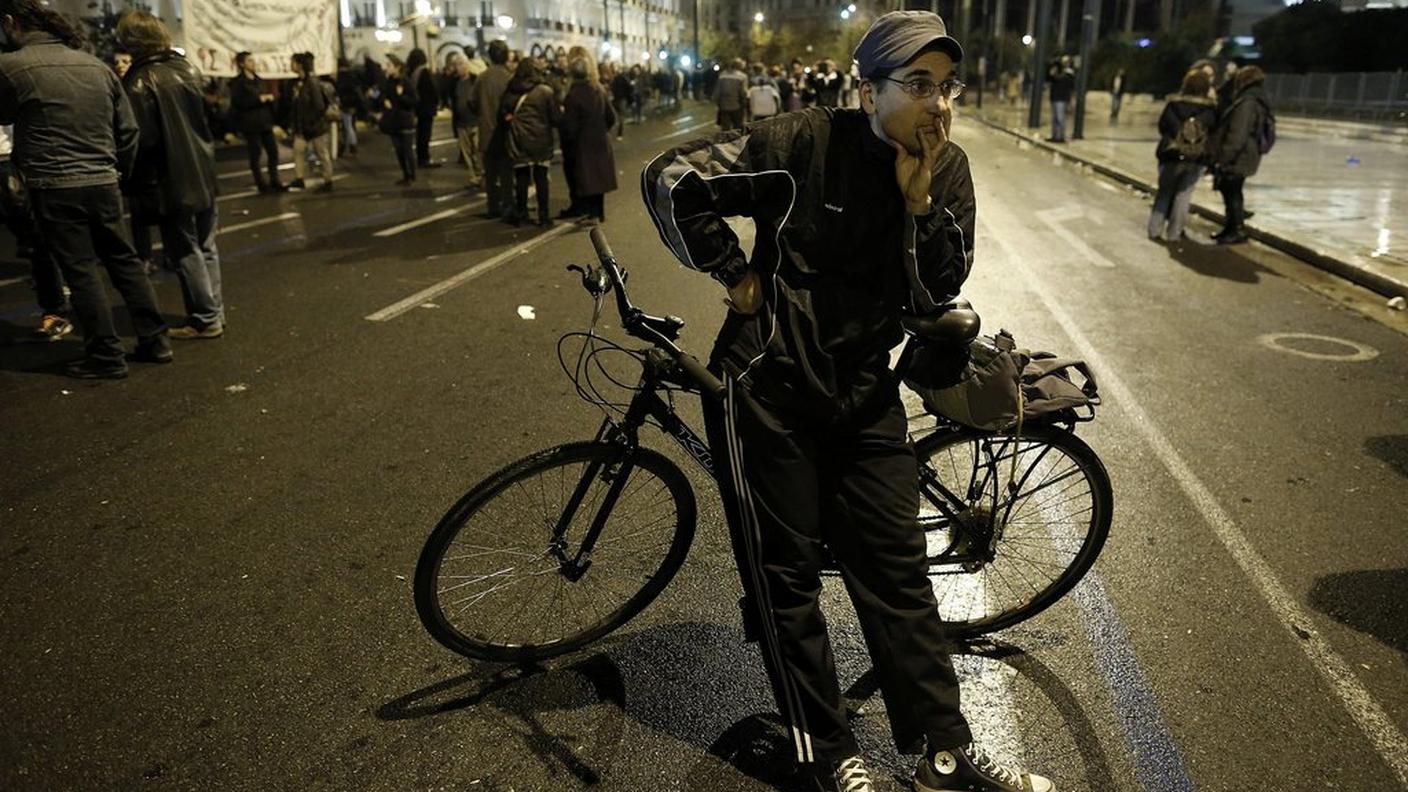La piazza protesta contro l'austerity