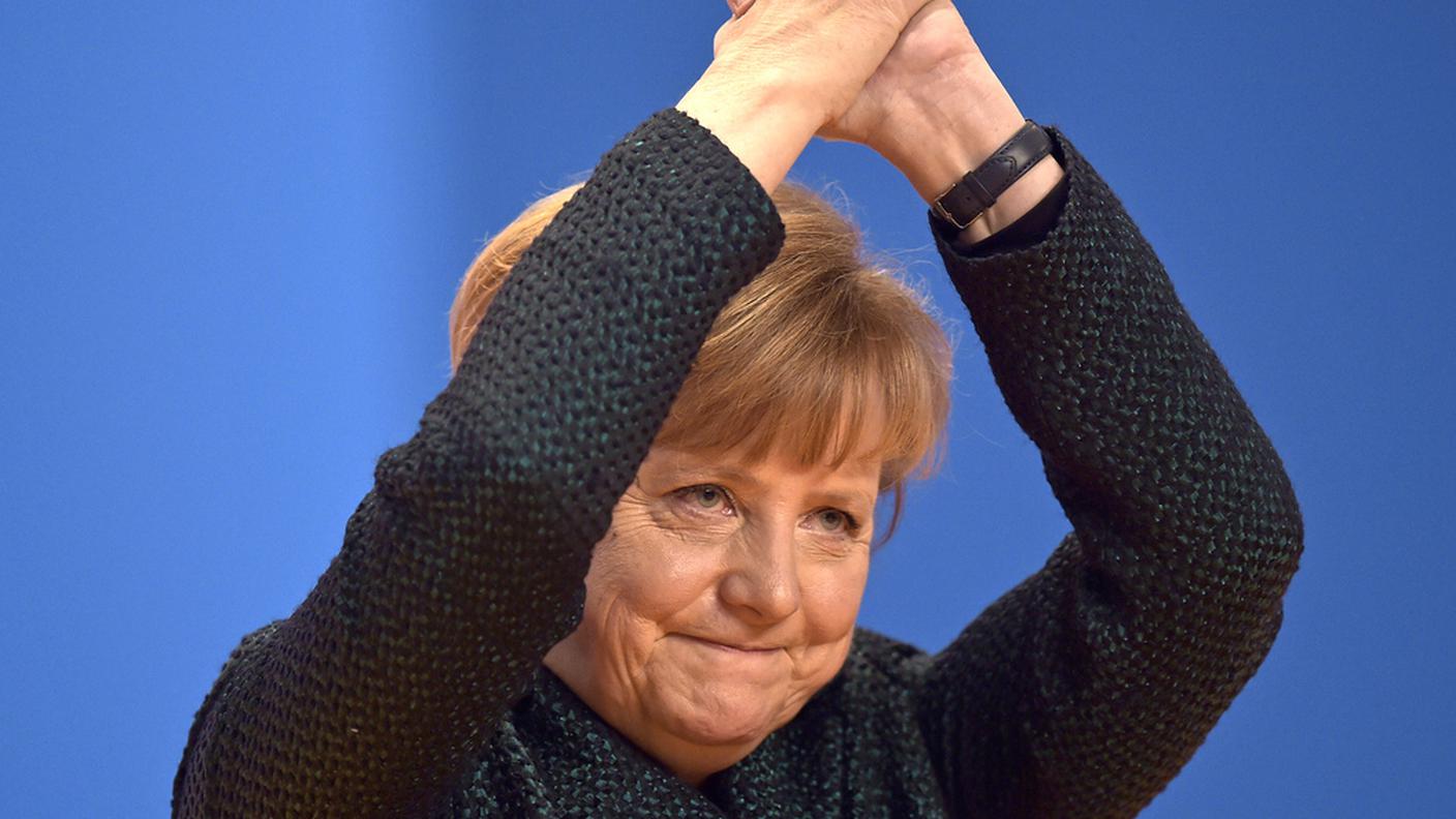 Più di 10 minuti di applausi per angela Merkel al congresso a Colonia