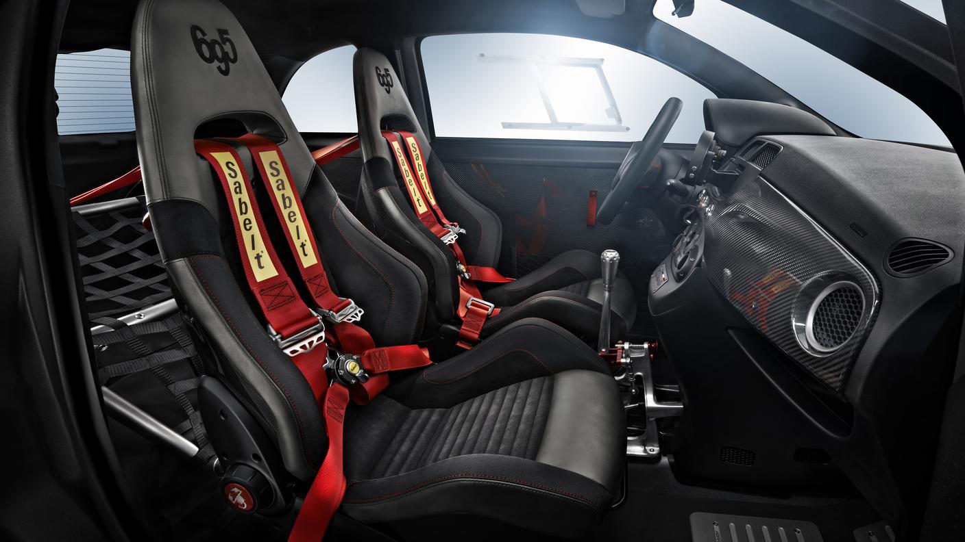 141202_Abarth_695-biposto_53.jpg