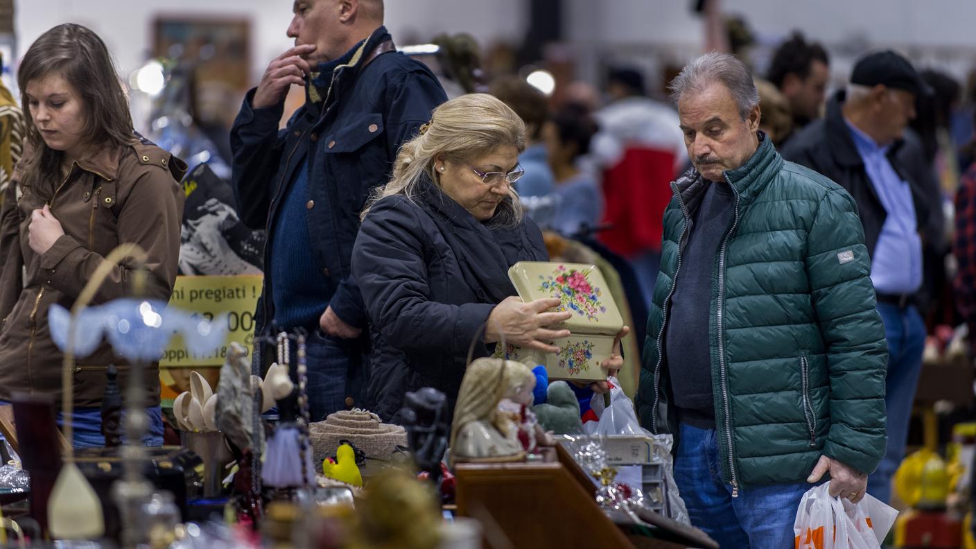 Il mercato delle pulci a Lugano ha catalizzato migliaia di presenze