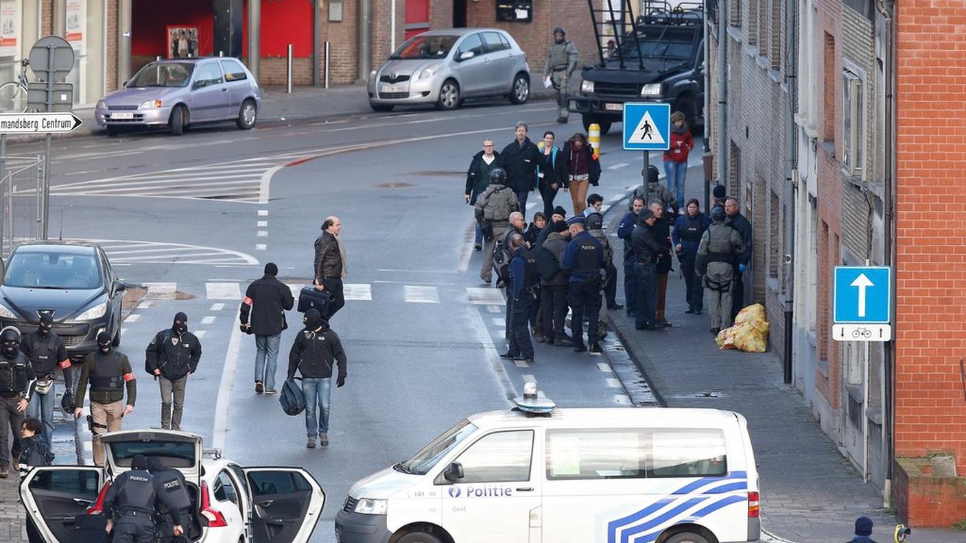 La vicenda sarebbe legata alla criminalità locale