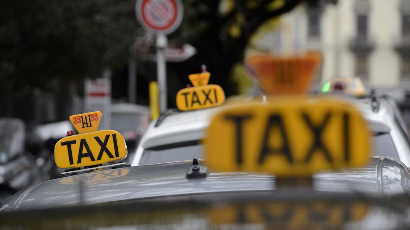 Al via la guerra dei taxi
