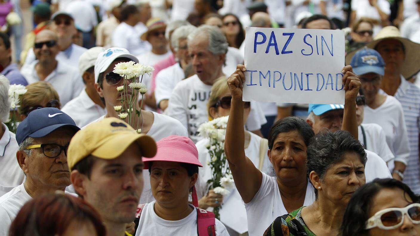 Pace sì, dicono molti colombiani, ma senza impunità per i guerriglieri