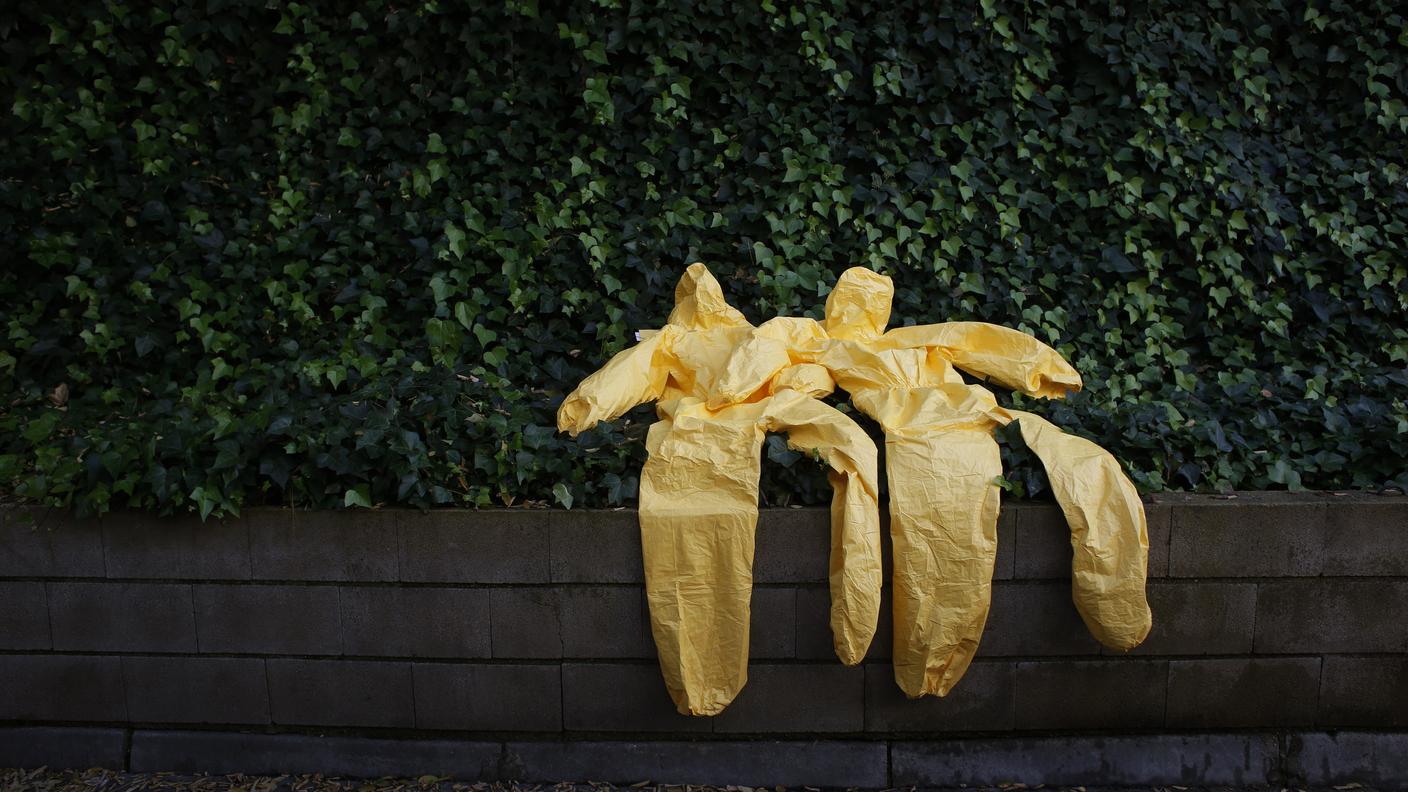 Il virus. Il primo focolaio epidemico di Ebola viene segnalato in febbraio in Guinea, Liberia e Sierra Leone. Oltre 5'000 persone sono morte sino ad ora, più di 13'000 sono state contagiate. La sfida: trovare antidoto e vaccino.