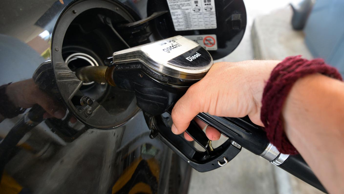 Via libera alla carta sconto gasolio per i paesi a meno di 10 km dai confini ticinesi