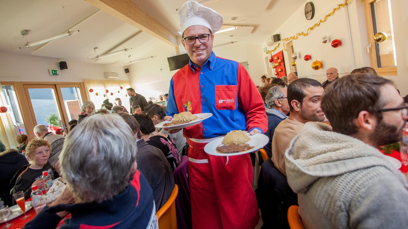 Le pietanze servite giovedì per il pranzo natalizio delle ACLI ©Ti-Press.jpg