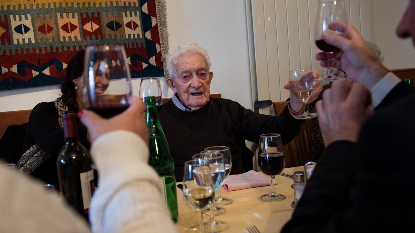 Il signor Candido Vassalli, centenario, al pranzo natalizio di Mendrisio ©Ti-Press.jpg