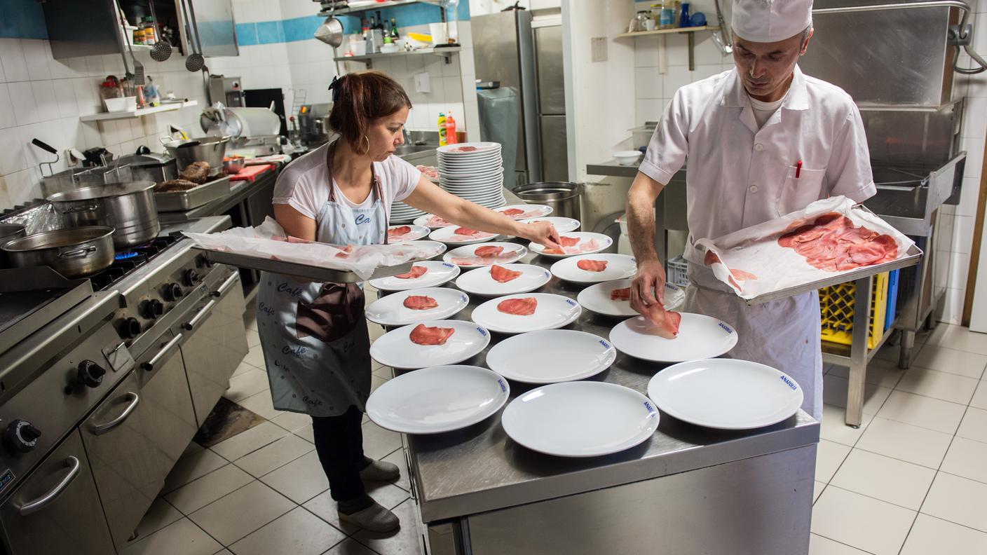 La preparazione delle pietanze al Ristorante Anatolia a Mendrisio ©Ti-Press.jpg