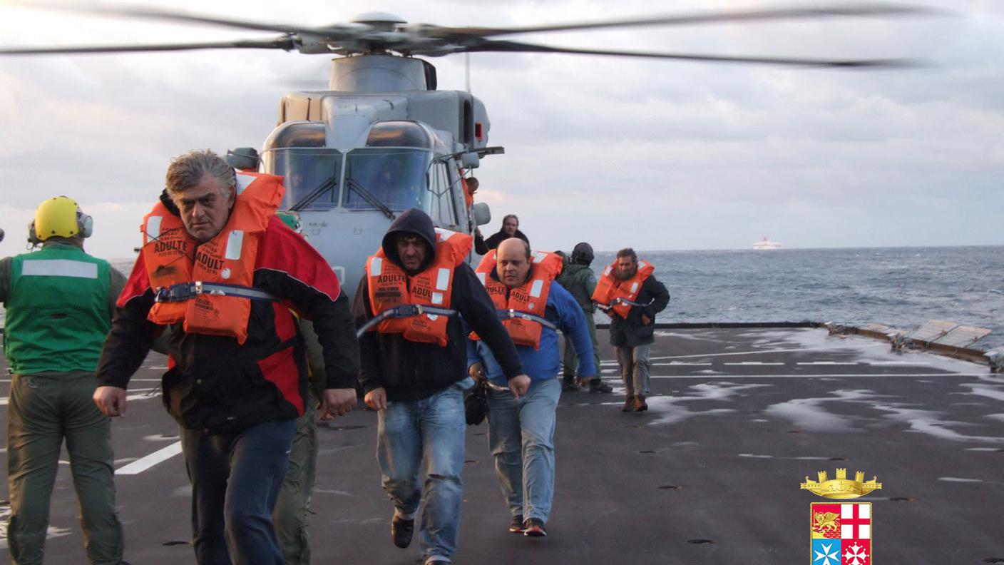 Tutti i passeggeri sono stati tratti in salvo