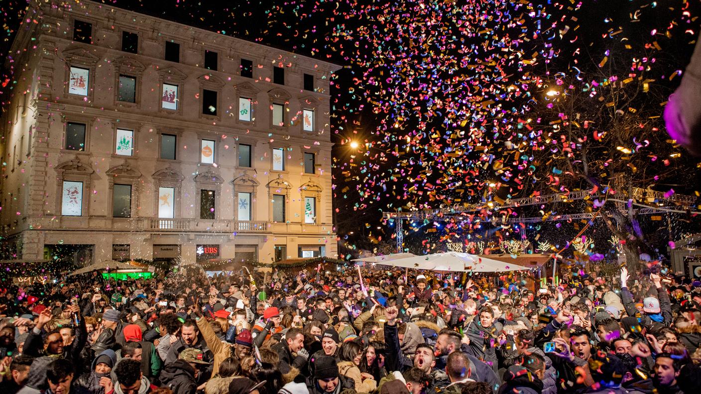 Lugano, Piazza Riforma allo scoccare della mezzanotte
