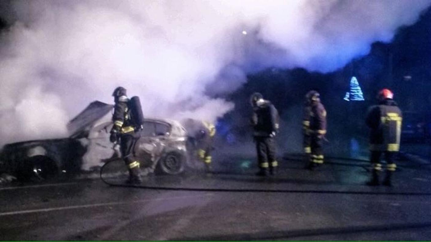 Bruciata automobile a Ghirla