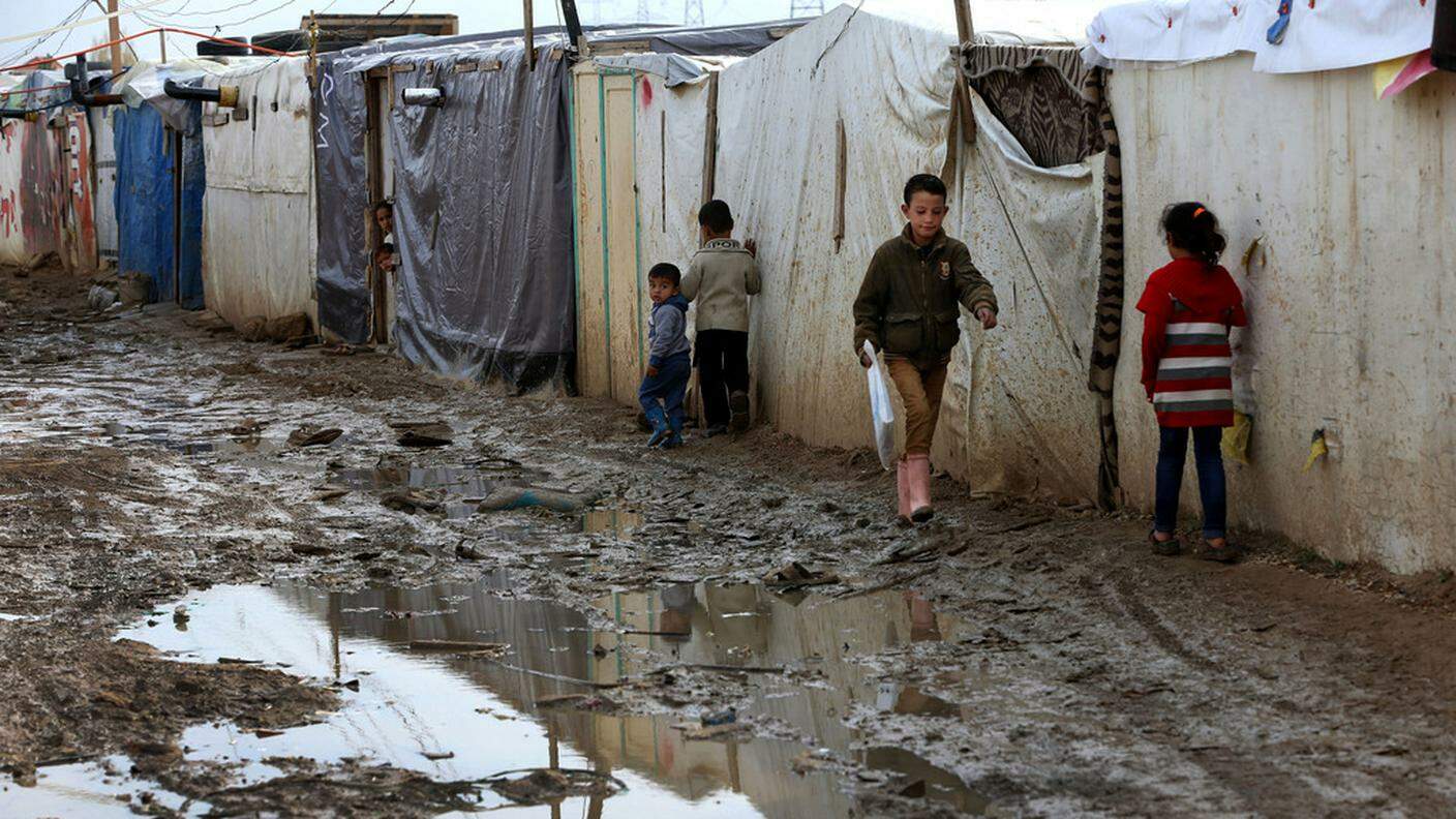 Bambini siriani in un campo profughi libanese