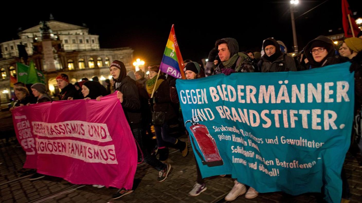Le contromanifestazioni sono sempre più numerose