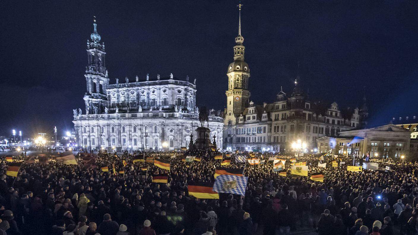 Una manifestazione di Pegida il 22 dicembre a Dresda