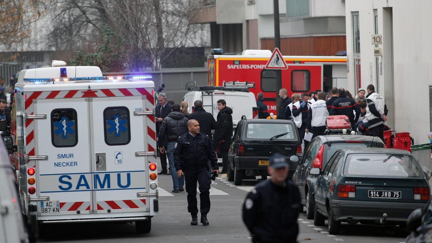 Polizia in forze sul posto