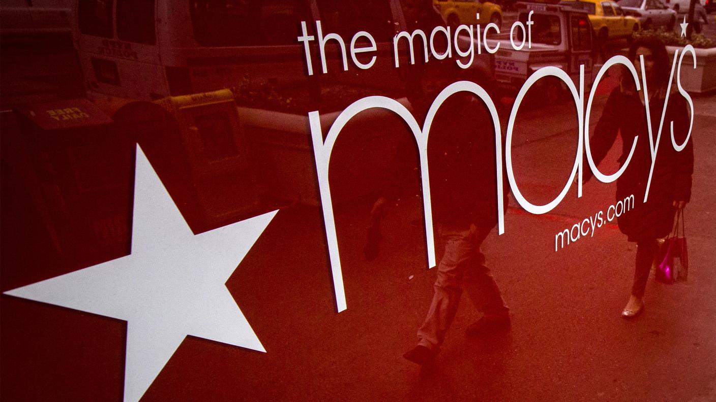 Macy's ristruttura pesantemente nonostante la timida ripresa