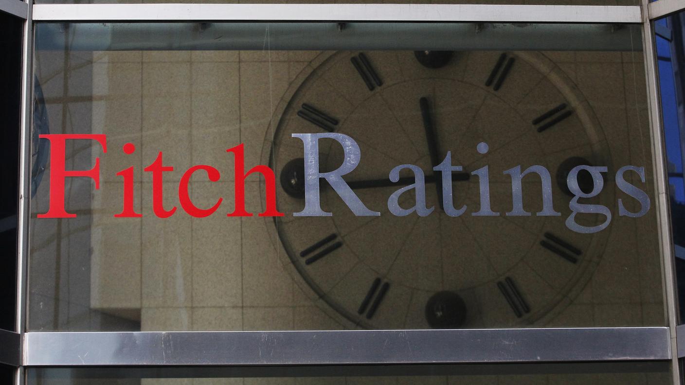 Fitch declassa la Russia, che intanto pensa a recuperare denaro da Kiev