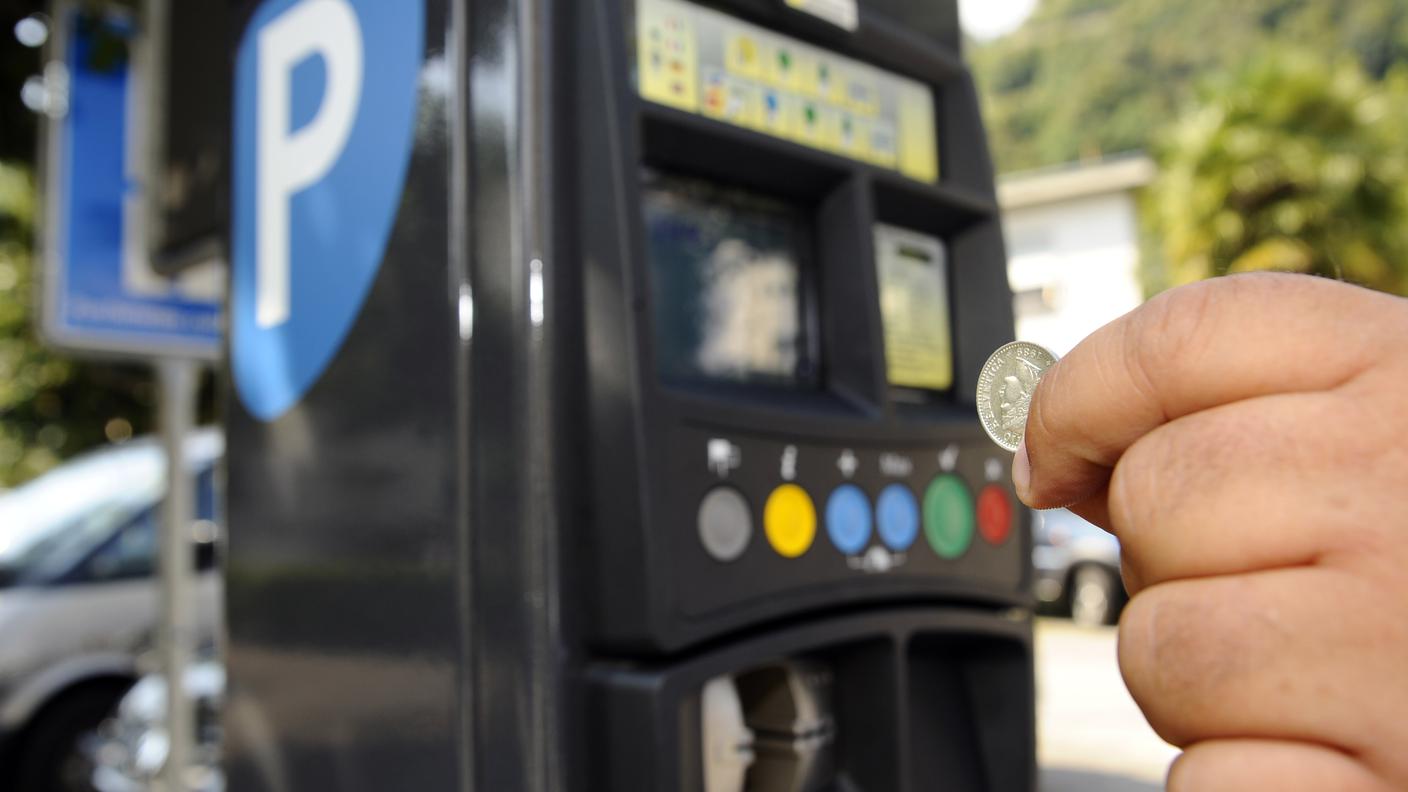 I posteggi selvaggi obbligano i comuni a eliminare i posteggi gratis