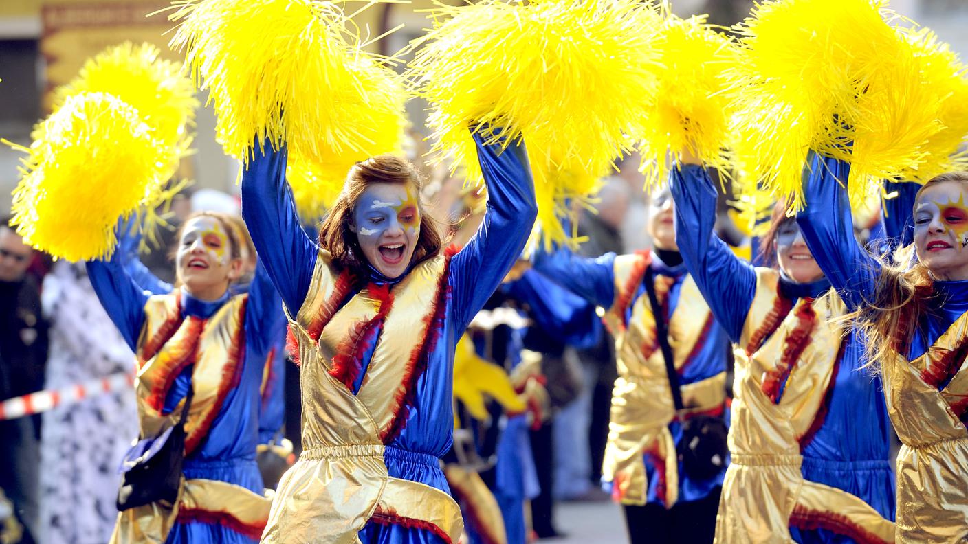 A Mesocco è già carnevale. Nella foto d'archivio, le ragazze della BuiBeiBand