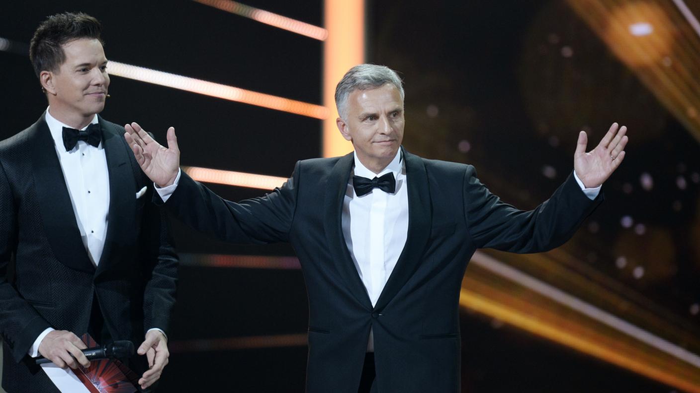 Il ministro degli esteri durante la sua premiazione a Zurigo