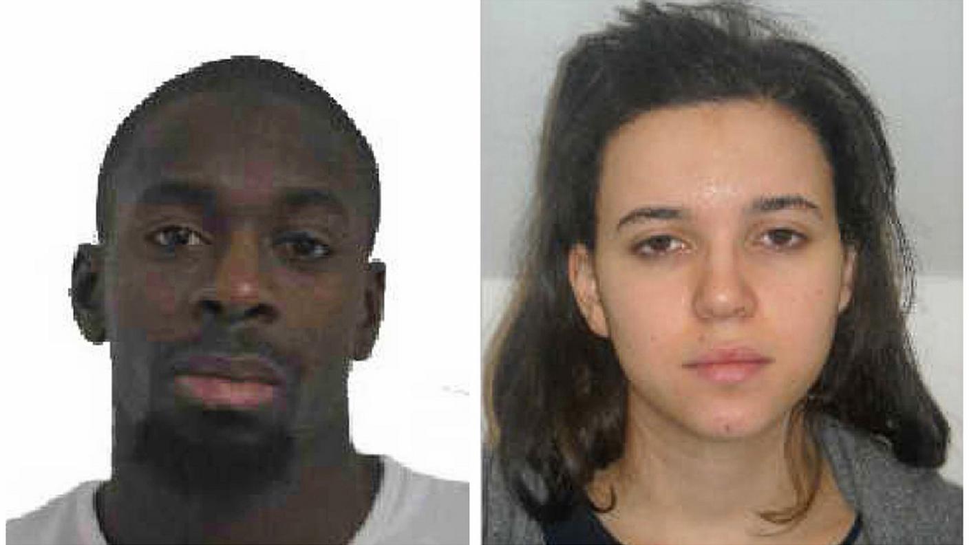 Amedy Coulibaly, il terrorista ucciso nel supermercato kosher, e la compagna Hayat Boumedienne: la Turchia conferma che si trova in Siria