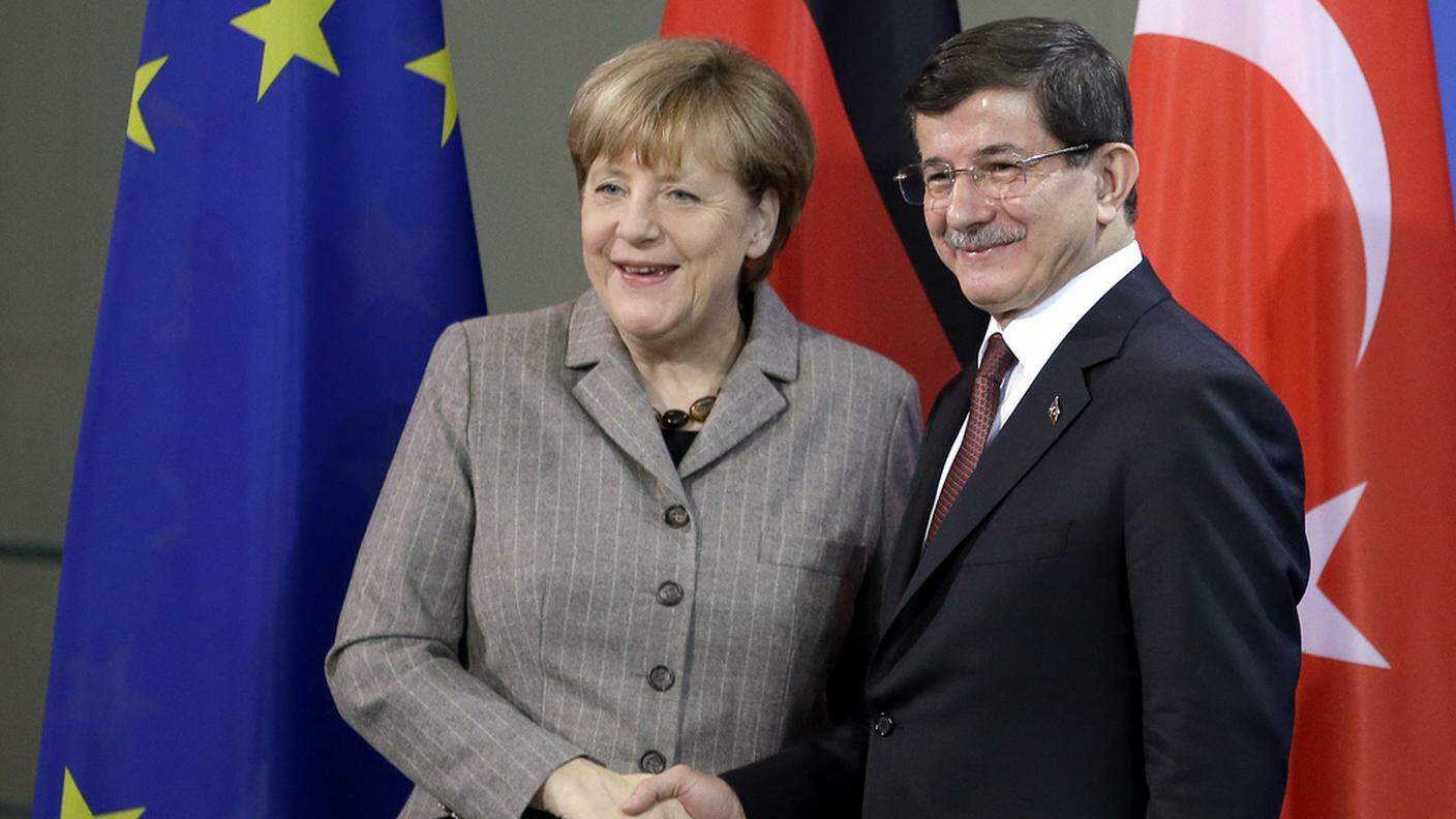 Merkel e Davutoglu al termine del loro incontro