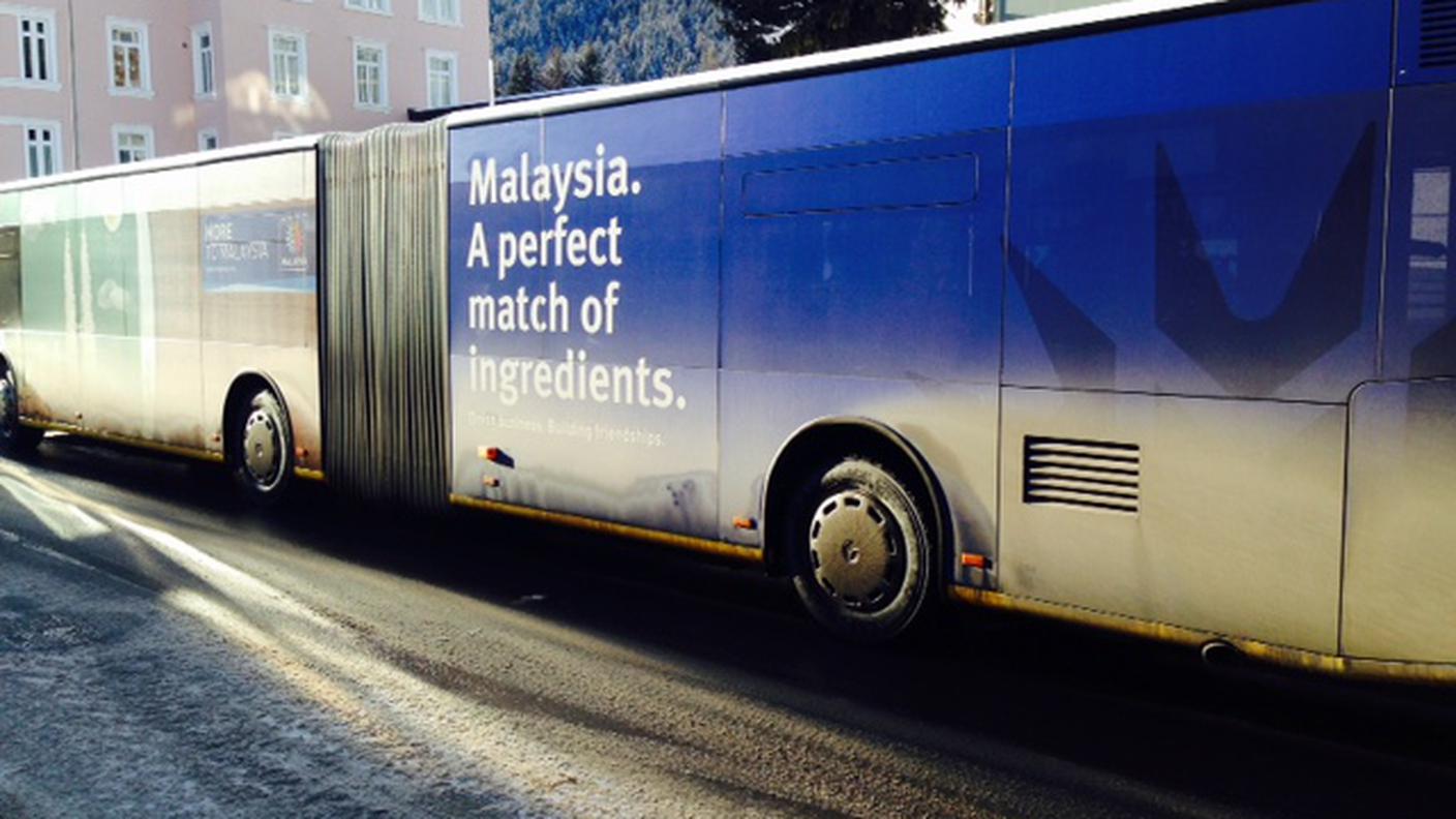 La Malesia in evidenza su un bus