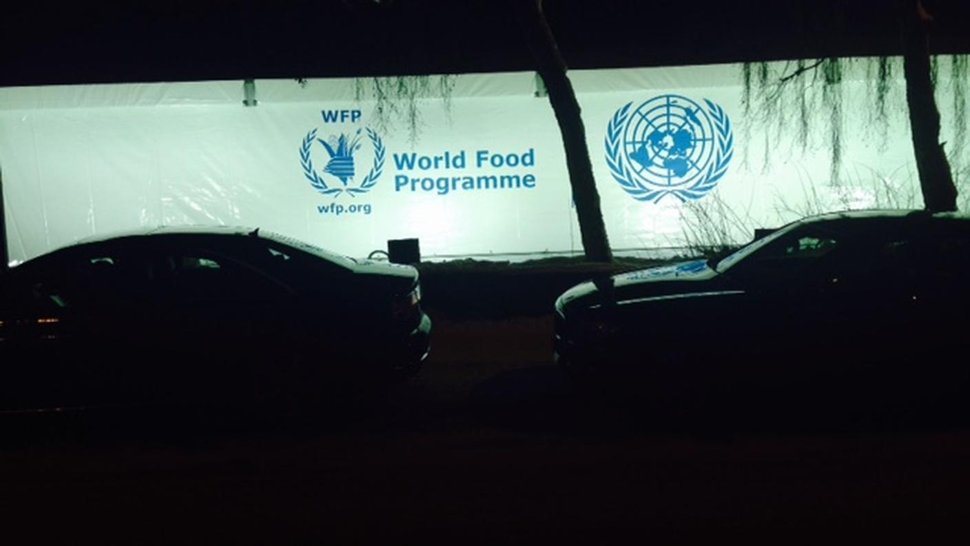 Impegno umanitario: l'insegna del Programma alimentare mondiale dell'ONU 