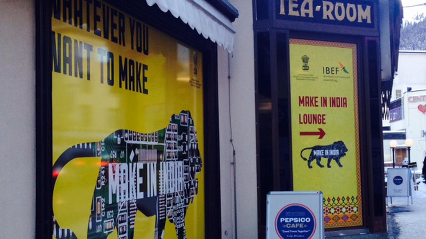 Un cartellone che pubblicizza il ''Made in India''