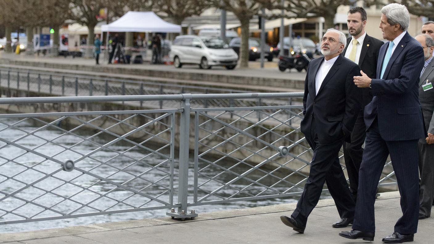 Kerry e Zarif a passeggio per Ginevra