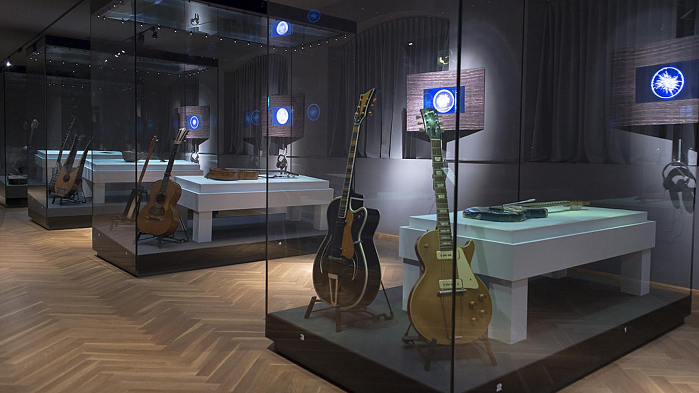 Le chitarre in esposizione alla mostra "Guitarorama” 